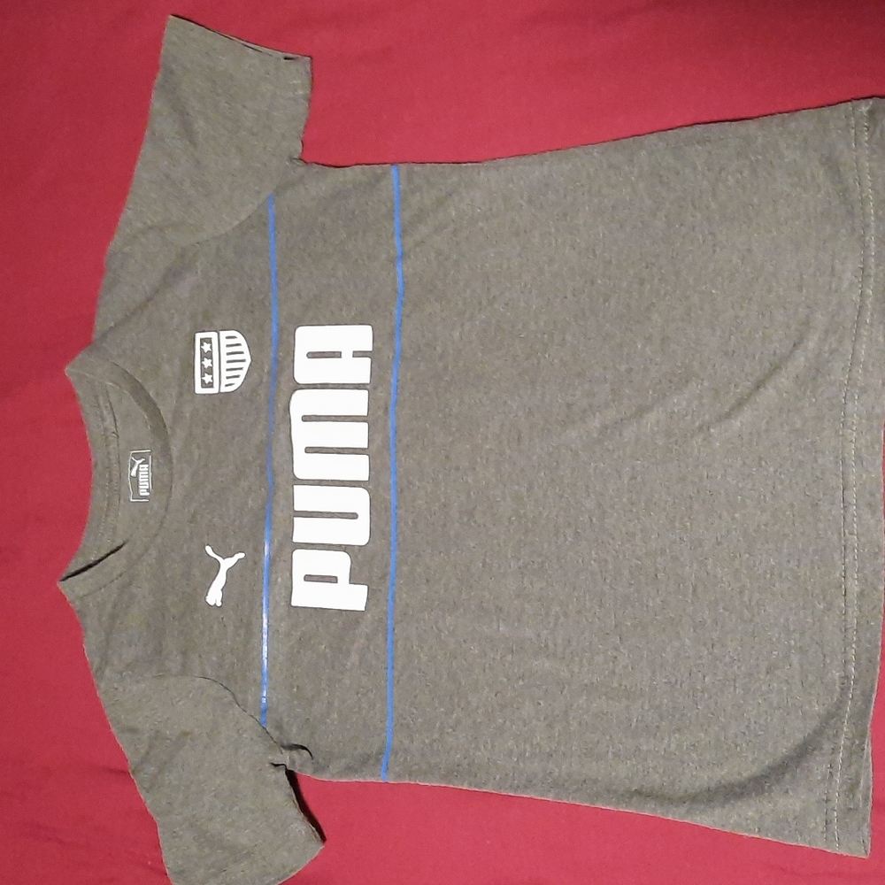 boy's t-shirt size s puma